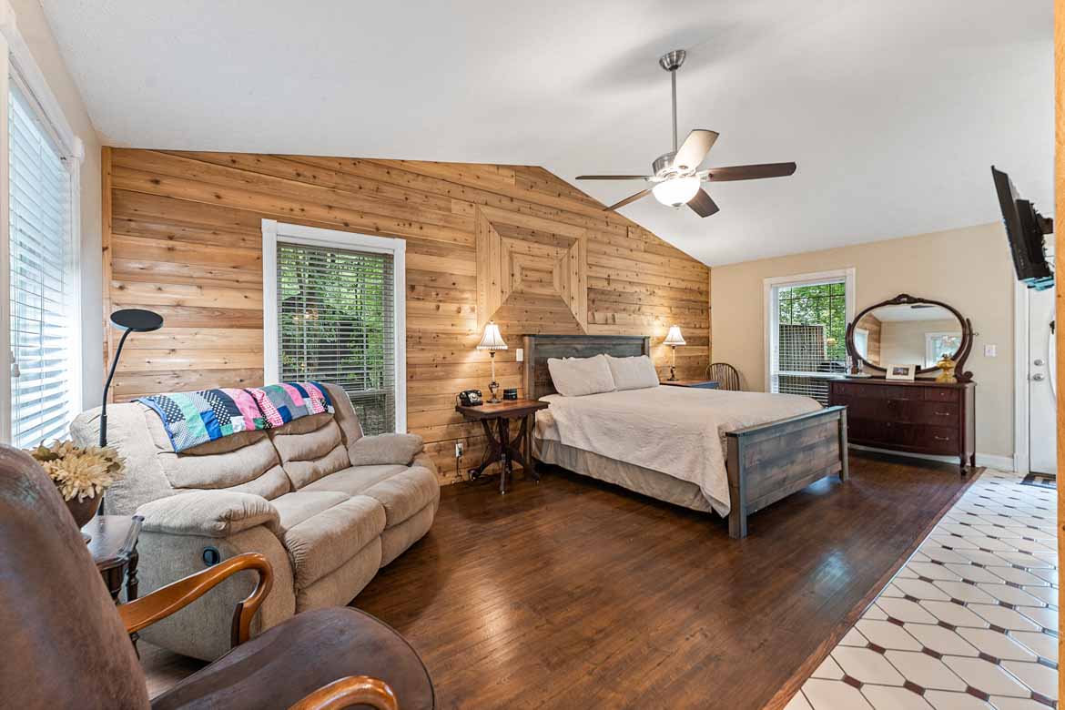 Firefly Glow Cabin #4 Bedroom