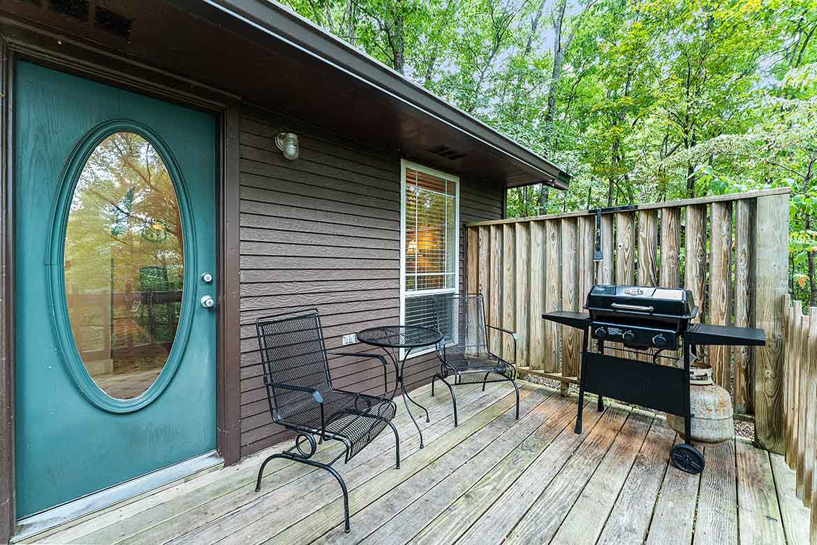 Firefly Glow Cabin #4 Deck & Gas Grill