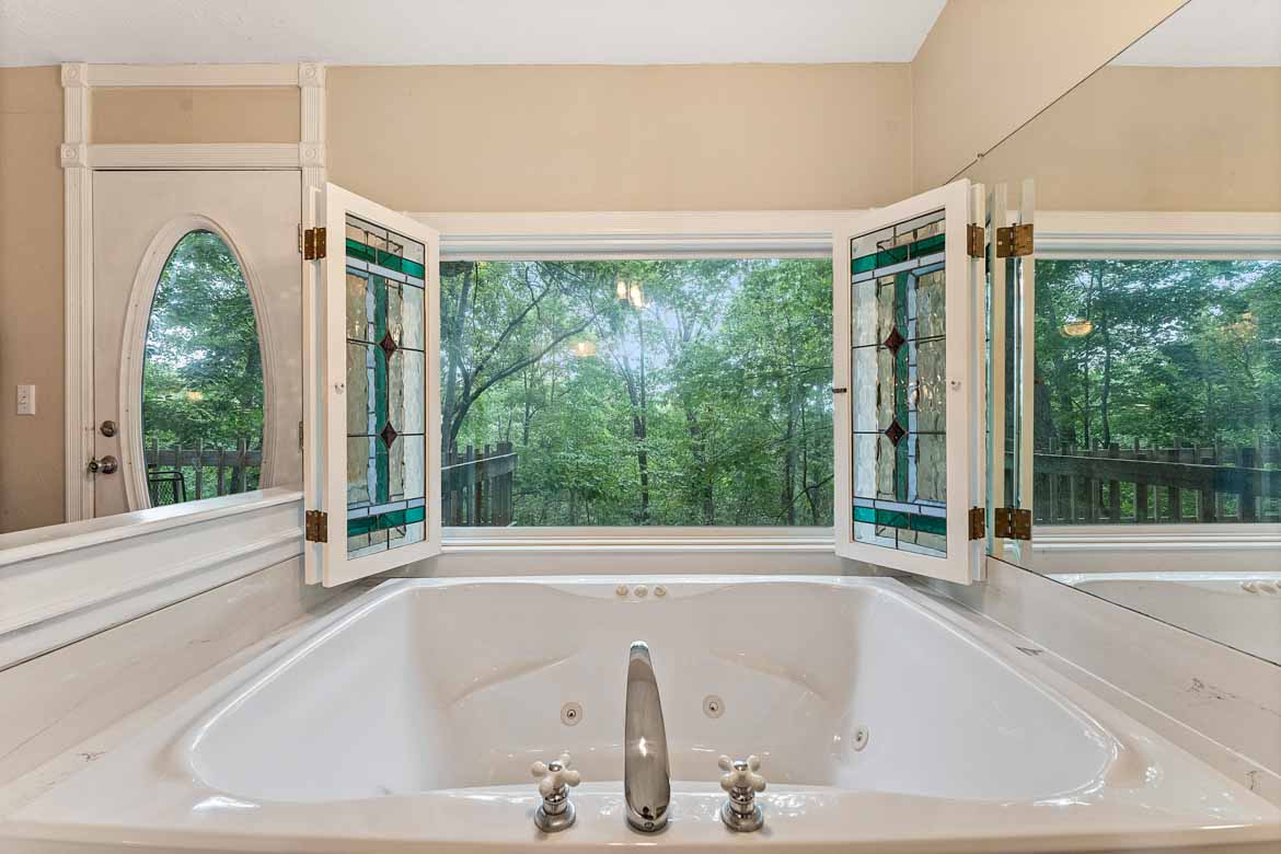 Firefly Glow Cabin #4 Jetted Tub