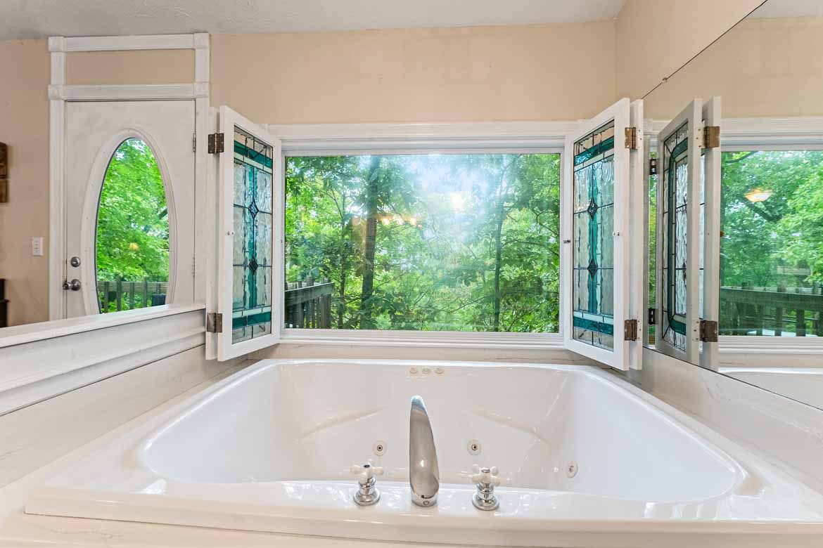 Rock Bluff Cabin #3 Jetted Tub