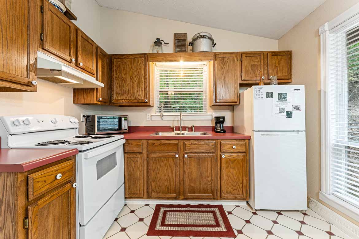 Rock Bluff Cabin #3 Kitchen