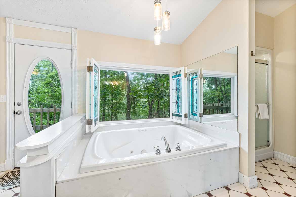 Spring Haven Cabin #6 Jetted Tub 3