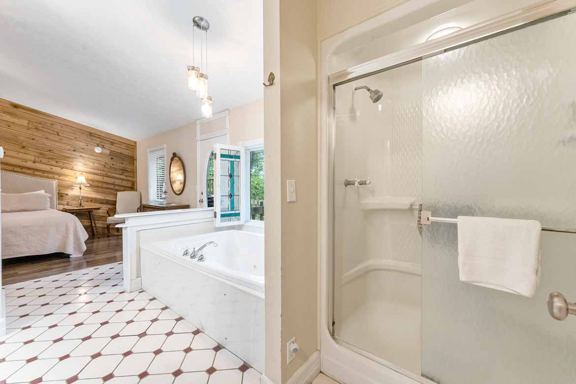 Spring Haven Cabin #6 Shower